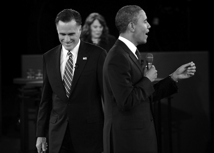 Mitt Romney y Barack Obama durante el segundo debate presidencial televisado, el martes en la Universidad Hofstra de Hempstead, Nueva York.  · Foto: Michael Rynolds, Efe, Pool