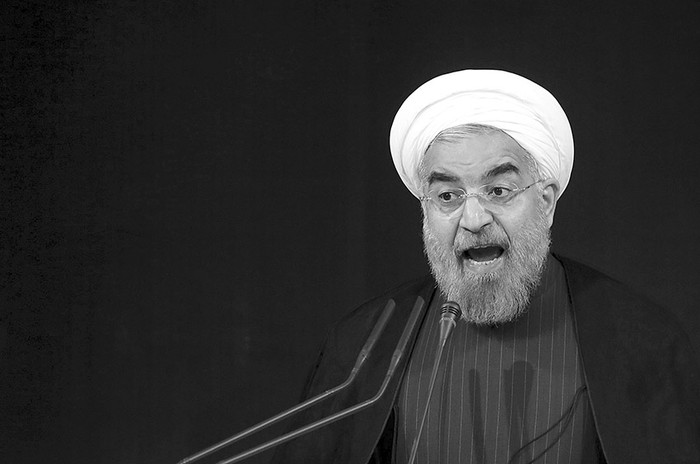 El nuevo presidente de Irán, el moderado Hasan Rouhani, durante una rueda de prensa celebrada ayer en Teherán.  · Foto: Abedin Taherkenareh, EFE
