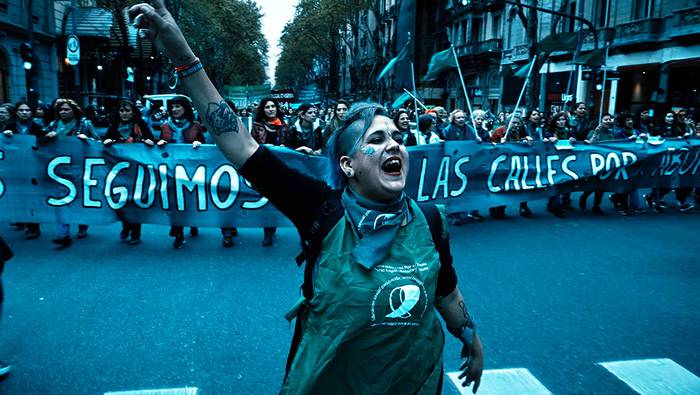 Foto principal del artículo 'La lucha por el aborto legal en Argentina llega a Uruguay con la proyección del documental “Que sea ley”'