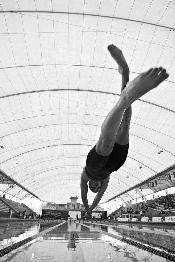 La nadadora Jennifer Bentos, de Argentina, en los 50 metros mariposa, hoy, durante los I Juegos Suramericanos de la Juventud en el complejo deportivo Del Capo de Marte, en Lima, Perú.  · Foto:  S/d de autor, prensa Cosur, Efe
