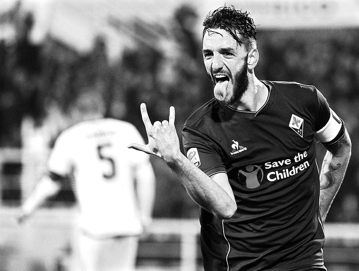 Gonzalo Rodríguez, luego de su gol para Fiorentina ante Udinese, ayer en el estadio Artemio Franchi de Florencia, Italia. Foto: Maurizio Deglinnocenti, Efe