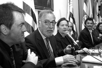 El titular de la Dirección General de Tráfico de España, Pere Navarro Olivella, ayer, durante la apertura del IX Encuentro Iberoamericano de Responsables de Tránsito y Seguridad Vial El titular de la Dirección General de Tráfico de España, Pere Navarro Olivella, ayer, durante la apertura del IX Encuentro Iberoamericano de Responsables de Tránsito y Seguridad Vial