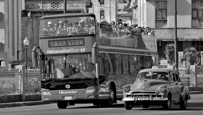 Turistas en La Habana, Cuba, el 18 de enero. Foto: Ernesto Mastrascusa, Efe