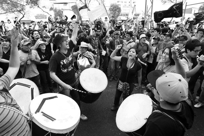Manifestación en las calles del centro histórico de Lima, el lunes, para exigir la derogación de la Ley Laboral Juvenil.
Foto: Ernesto Arias, Efe