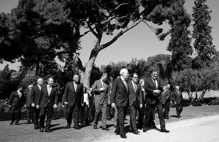 Los ministros de Exteriores de la Unión Europea y de los países de la ribera sur del Mediterráneo asisten a una reunión sobre el futuro de la política europea de vecindad, ayer, en Barcelona, España. Foto: Alberto Estévez, Efe