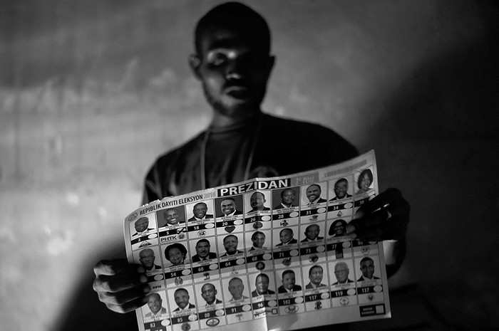 Mesa electoral durante las elecciones presidenciales y legislativas, el 20 de noviembre, en Puerto Príncipe, Haití. Foto: Héctor Retamal, AFP