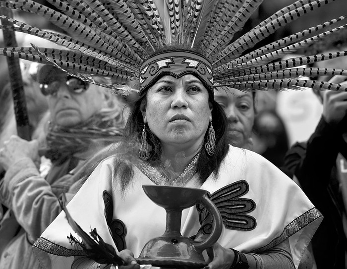 Indígenas sioux protestan contra la orden de Donald Trump de reactivar la construcción del oleoducto Dakota Access, en Dakota del Norte. Foto: Marcos Ralston, AFP