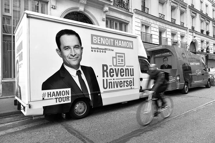 Publicidad electoral de Benoît Hamon, candidato presidencial por el Partido Socialista francés. Foto: Philippe Lopez, AFP