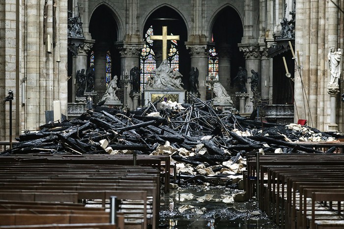 Interior de la Catedral de Notre-Dame, ayer, en París.

 · Foto: Ludovic Marin, AFP