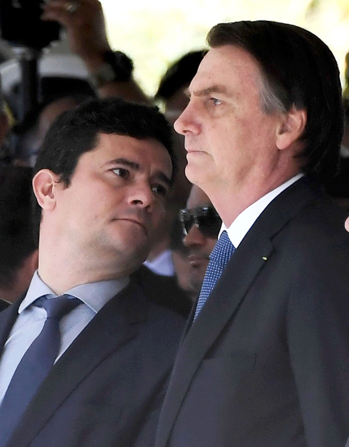 Sergio Moro y Jair Bolsonaro, ayer, en Brasilia. · Foto: Evaristo Sa, AFP