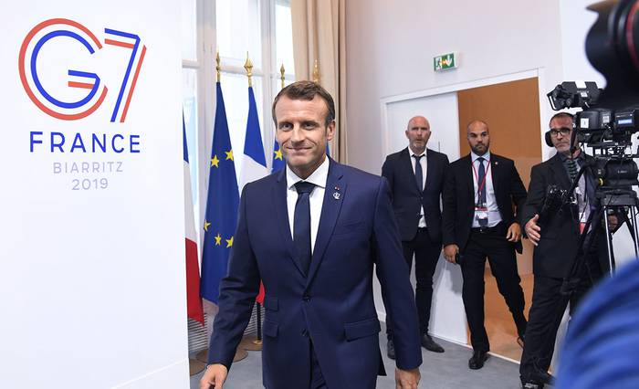 Emmanuel Macron, presidente de Francia, llega a una conferencia de prensa, ayer, en Biarritz, Francia.

 · Foto: Bertrand Guay, AFP