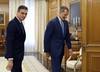 Pedro Sánchez y el rey Felipe de España, ayer, en el Palacio de la Zarzuela, en Madrid.
· Foto: Andrés Ballesteros, AFP Pedro Sánchez y el rey Felipe de España, ayer, en el Palacio de la Zarzuela, en Madrid.
· Foto: Andrés Ballesteros, AFP