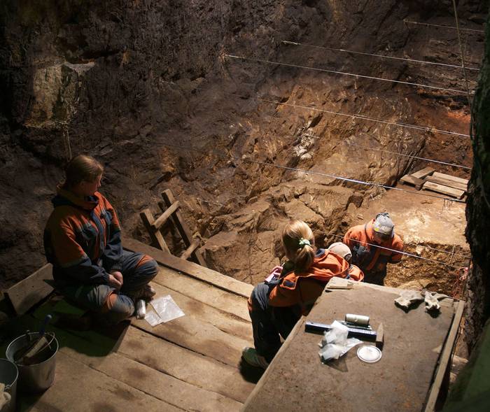 Excavación en la cueva de Denísova. Foto: cortesía de Max Planck, Institute For Evolutionary Anthropology
