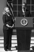 El presidente estadounidense, Barack Obama, y la secretaria de Estado, Hillary Clinton, en rueda de prensa en la Casa Blanca, donde hablaron sobre el atentado en el que murió el embajador estadounidense en Libia, Christopher Stevens, y tres empleados. , efe