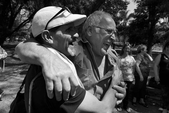  Recibimiento de militantes frenteamplistas llegados del exterior, el sábado en el Velódromo Municipal. / Foto: Santiago Mazzarovich