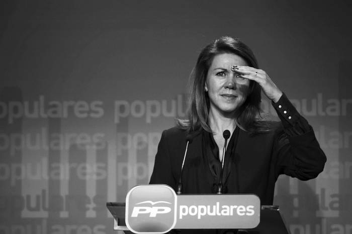 La secretaria general del Partido Popular, María Dolores de Cospedal, en rueda de prensa en la sede del partido, en Madrid. · Foto: Emilio Naranjo, Efe