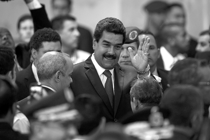 Nicolás Maduro, ayer, tras ser proclamado presidente de Venezuela ante el Consejo Nacional Electoral, en Caracas. · Foto:  Miguel Gutiérrez, Efe