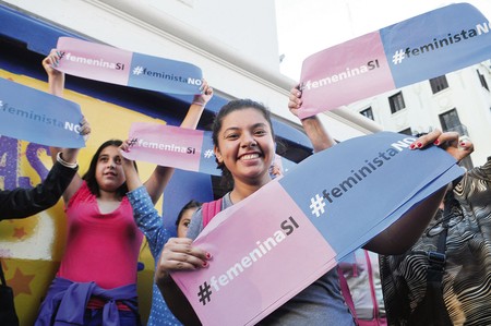 Manifestación de A Mis Hijos No Los Tocan en la marcha del 8 de marzo de 2018 de Montevideo. Foto: Manuela Albade
· Foto: Manuela Aldabe Manifestación de A Mis Hijos No Los Tocan en la marcha del 8 de marzo de 2018 de Montevideo. Foto: Manuela Albade
· Foto: Manuela Aldabe
