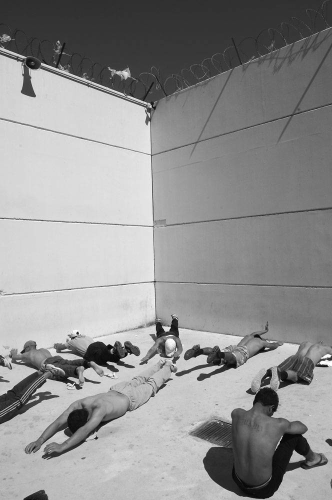 Clase de educación física en el Módulo 11 en la Unidad Penitenciaria 4 de Santiago Vázquez (ex Comcar). Foto: Sandro Pereyra (archivo, setiembre de 2014)