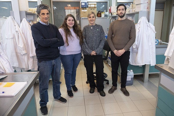 Pablo Zunino, Sara Fabius, Cecilia Scorza y Joaquín Lozano, en el Instituto Clemente Estable. · Foto: Alessandro Maradei