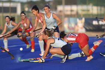 Partido Paraguay - Uruguay por el bronce de Hockey femenino de los XII Juegos Suramericanos Asunción 2022, el 12 de octubre en el Comité Olímpico Paraguayo. · Foto: Sandro Pereyra, Agencia Gamba