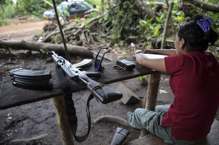 Entrada a un campamento en el departamento de Guaviare, en el que se concentraban guerrilleros antes de su desmovilización. (archivo, junio de 2017) · Foto: Raúl Arboleda Entrada a un campamento en el departamento de Guaviare, en el que se concentraban guerrilleros antes de su desmovilización. (archivo, junio de 2017) · Foto: Raúl Arboleda