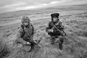 Un soldado de la Armada británica (izq.) junto a un soldado francés, durante el ejercicio militar Steel Sabre, en el área de entrenamiento de Otterburn, Northumberland (noreste de Inglaterra).
Foto: Sgt Brian Gamble, Ministerio Británico de Defensa, Efe (archivo, febrero de 2013)