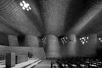 Iglesia de Atlántida, de Eladio Dieste. Foto: Leonardo Finotti Iglesia de Atlántida, de Eladio Dieste. Foto: Leonardo Finotti