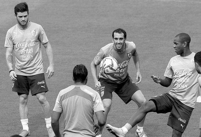 Entrenamiento de la selección uruguaya, el jueves, en la Ciudad de Panamá. Foto: Alejandro Bolívar, EFE