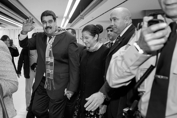Nicolás Maduro con su esposa, Cilia Flores, en las oficinas de las Naciones Unidas, después de hablar ante
el Consejo de Derechos Humanos de la ONU, ayer, en Ginebra, Suiza. Foto: Fabrice Coffrini, Afp