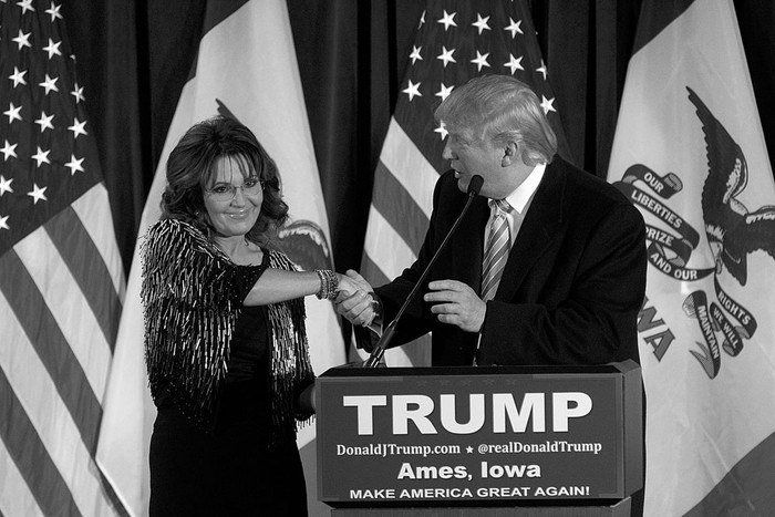 Donald Trump, candidato presidencial republicano, y la ex gobernadora de Alaska Sarah Palin,
el martes en Iowa, Estados Unidos. Foto: Aaron P Bernstein, Afp