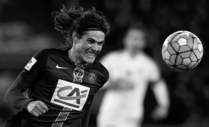 Edinson Cavani, de Paris Saint-Germain, durante el partido con Lyon,
ayer en el Parque de los Príncipes, en París. Foto: Franck Fife, Afp Edinson Cavani, de Paris Saint-Germain, durante el partido con Lyon,
ayer en el Parque de los Príncipes, en París. Foto: Franck Fife, Afp