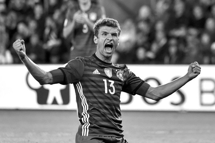 Thomas Müller, de Alemania, festeja un gol ante Noruega, ayer, en Oslo. Foto: John Macdougall, Afp
