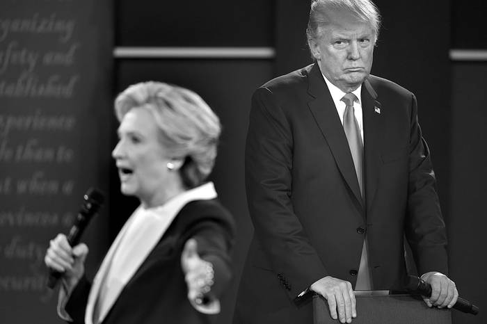 Hillary Clinton y Donald Trump durante el segundo debate presidencial, en la Universidad de Washington en St. Louis, Missouri. Foto: Paul J Richards, AFP