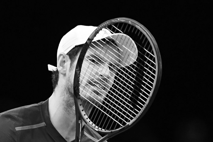 Andy Murray durante el partido con el estadounidense John Isner, ayer, en París. Foto: Miguel Medina, AFP