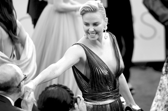 Charlize Theron en la ceremonia de los premios Oscar, en Hollywood, California. Foto: Matt Winkelmeyer, AFP