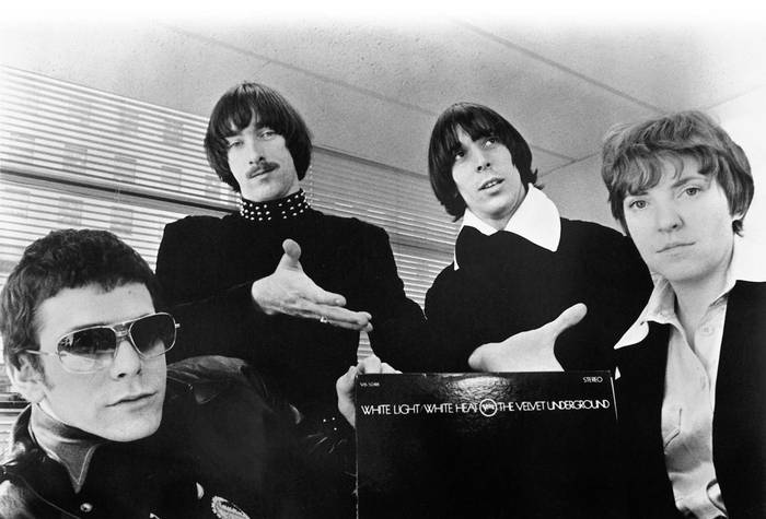 The Velvet Underground (de izquierda a derecha, Lou Reed, Sterling Morrison, John Cale y Maureen Tucker) presentando White Light/White Heat. Foto: s/d de autor