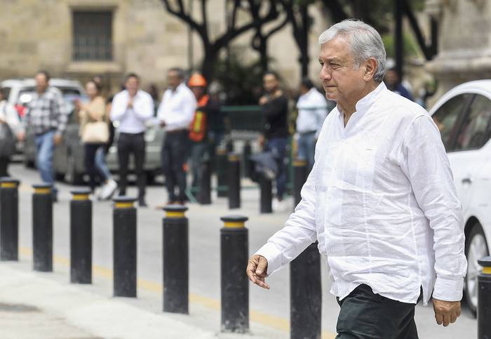 Andrés Manuel López Obrador, llega al Palacio de Gobierno de Jalisco, en Guadalajara, México.
 · Foto: Ulises Ruiz