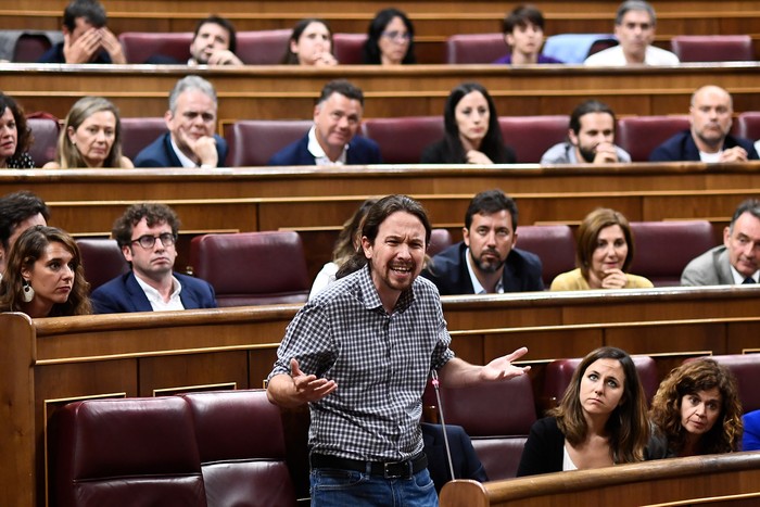 Pablo Iglesias, líder de Podemos, durante el primer día del debate parlamentario de investidura, en el Congreso de España, en Madrid. , AFP · Foto: Óscar del Pozo