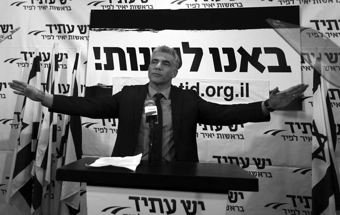 El líder del partido Yesh Atid, Yair Lapid, ayer, en Tel Aviv. · Foto: Atef Safadi, Efe