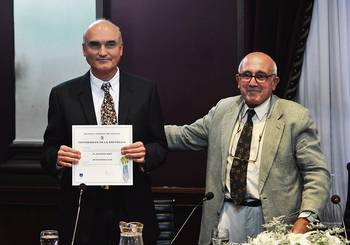 Jean-Michel Morel y Roberto Markarian, ayer, en la Sala Maggiolo de la Universidad de la República. Foto: Federico Gutiérrez Jean-Michel Morel y Roberto Markarian, ayer, en la Sala Maggiolo de la Universidad de la República. Foto: Federico Gutiérrez