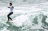 Julián Schweizer, durante la final de longboard, en la playa Punta Rocas, en Lima. · Foto: Ernesto Benavides, AFP Julián Schweizer, durante la final de longboard, en la playa Punta Rocas, en Lima. · Foto: Ernesto Benavides, AFP