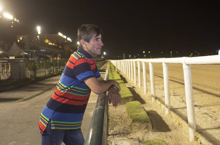 Pablo Falero, el sábado en el Hipódromo de Maroñas.
 · Foto: Alessandro Maradei