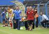 Joel Burgueño, de Progreso, es retirado de la cancha tras sufrir una rotura de ligamentos cruzados durante el partido por la 11ª fecha del Torneo Apertura 2018, en el estadio Belvedere. · Foto: Sandro Pereyra Joel Burgueño, de Progreso, es retirado de la cancha tras sufrir una rotura de ligamentos cruzados durante el partido por la 11ª fecha del Torneo Apertura 2018, en el estadio Belvedere. · Foto: Sandro Pereyra