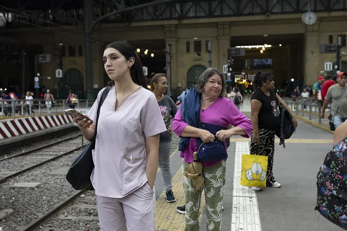 Estación de trenes en Constitución, Buenos Aires. · Foto: Victoria Gesualdi