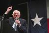 Bernie Sanders, aspirante presidencial demócrata y senador de Vermont Bernie, durante un acto en el Teatro Abraham Chávez, en El Paso, Texas.
Bernie Sanders, aspirante presidencial demócrata y senador de Vermont Bernie, durante un acto en el Teatro Abraham Chávez, en El Paso, Texas.