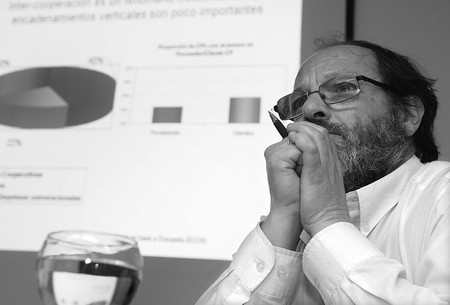 Daniel Olesker en el 5o Seminario de Economia Industrial del Ano 2011, ayer, en la Direccion Nacional de Industrias.
· Foto: Nicolás Celaya Daniel Olesker en el 5o Seminario de Economia Industrial del Ano 2011, ayer, en la Direccion Nacional de Industrias.
· Foto: Nicolás Celaya