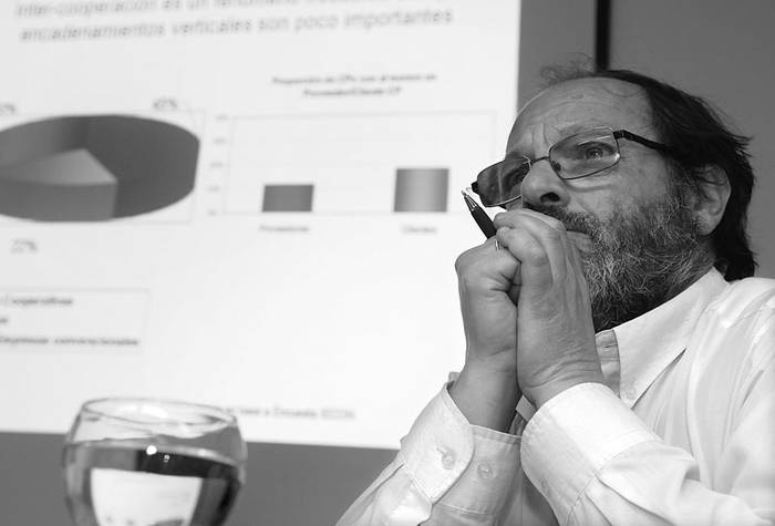 Daniel Olesker en el 5o Seminario de Economia Industrial del Ano 2011, ayer, en la Direccion Nacional de Industrias.
 · Foto: Nicolás Celaya