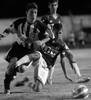 Tomás Pérez, de Florida, y Diego Delgado y Joaquín Tejería, de Lavalleja, por el
campeonato sub 15 del Interior, el sábado en el estadio Juan Antonio Lavalleja de Minas.
Foto: Fernando Morán Tomás Pérez, de Florida, y Diego Delgado y Joaquín Tejería, de Lavalleja, por el
campeonato sub 15 del Interior, el sábado en el estadio Juan Antonio Lavalleja de Minas.
Foto: Fernando Morán