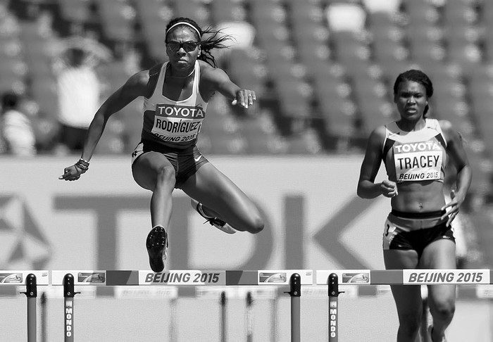 Déborah Rodríguez compite en 400 metros con vallas en el Campeonato del Mundo de Atletismo,
el domingo, en el Estadio Nacional de Pekín, China. Foto: Srdjan Suki, Efe Déborah Rodríguez compite en 400 metros con vallas en el Campeonato del Mundo de Atletismo,
el domingo, en el Estadio Nacional de Pekín, China. Foto: Srdjan Suki, Efe